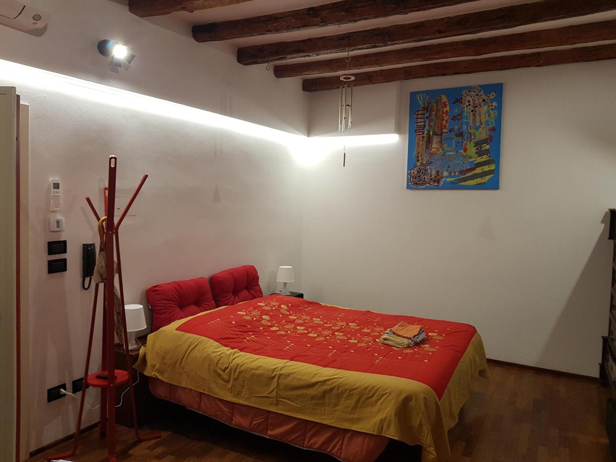 Ferienwohnung Monolocale Sui Tetti Di Bologna - Via Indipendenza Exterior foto