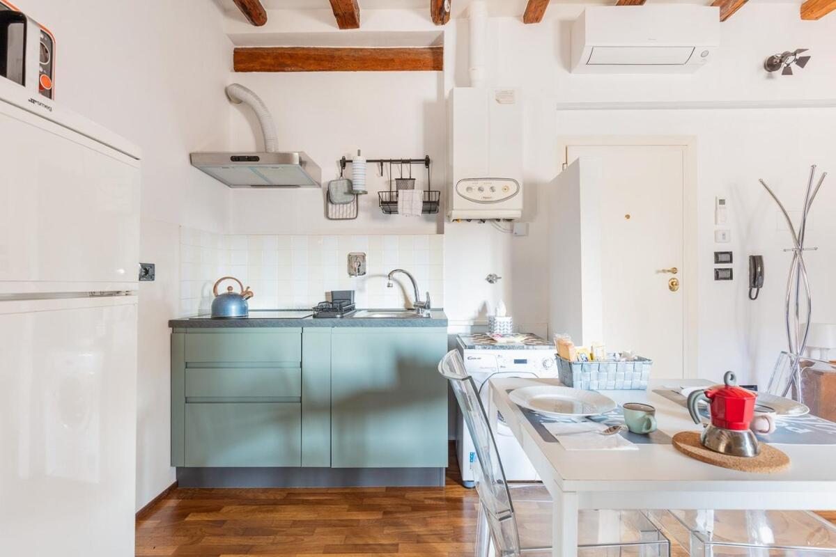 Ferienwohnung Monolocale Sui Tetti Di Bologna - Via Indipendenza Exterior foto
